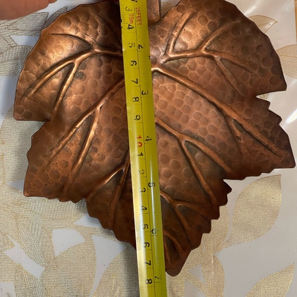 Vintage brass maple leaf trinket, Key dish 7x6”Fall Centerpiece - Picture 4 of 6